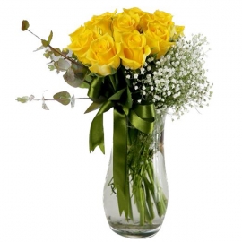  Burdur Çiçekçiler Cam Vazoda Sarı Güller